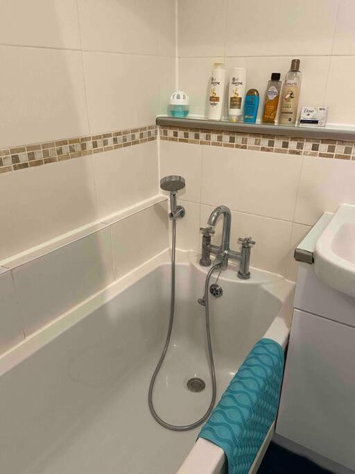 Apt 2/4People Archway/Holloway 伦敦 外观 照片